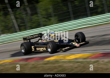 Duncan Dayton gare un ex Mario Andretti 1978 Lotus 79 a Brian Redman sfida internazionale a Road America 2005 Foto Stock
