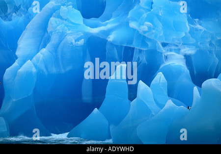 Antartica, blu iceberg Blauer Eisberg in der Weddel vedere zwischen den Süd Panino Isole und Südgeorgien Foto Stock