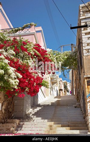 Tradizionale strada stretta in Ermoupoli Foto Stock
