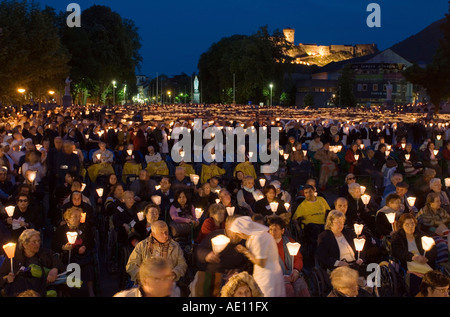 La Fiaccolata a Lourdes, Francia Foto Stock