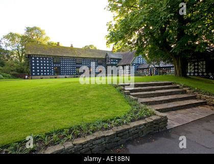 Samlesbury Hall, Lancashire, restaurato Tudor Mansion risalente al 1325 Foto Stock