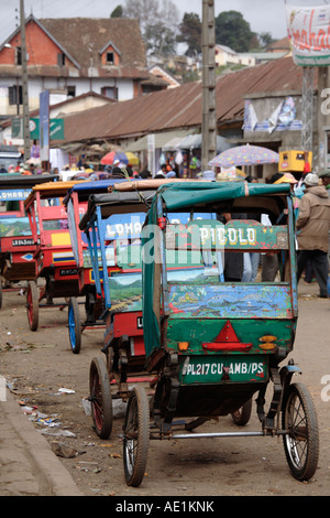 In rickshaw parcheggio, Ambositra Madagascar Foto Stock