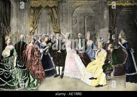 Benjamin Franklin che rappresentano la causa americana presso la corte reale di re francese Louis XVI. Colorate a mano di mezzitoni una illustrazione Foto Stock