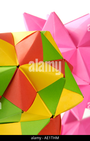 Origami colorato astratto figure di carta Foto Stock