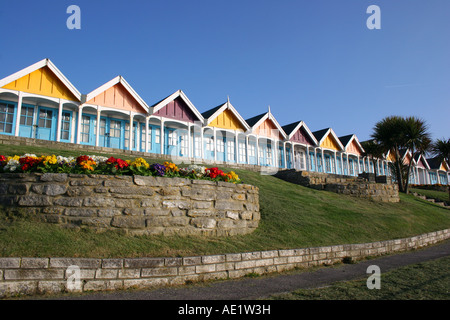 La spiaggia di capanne in Greenhill Gardens a Weymouth Dorset, Foto Stock