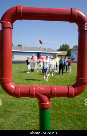 Active Senior uomini e donne di partecipare al Senior qualificazione olimpica via e il campo giochi terrà a Port Huron Michigan Foto Stock