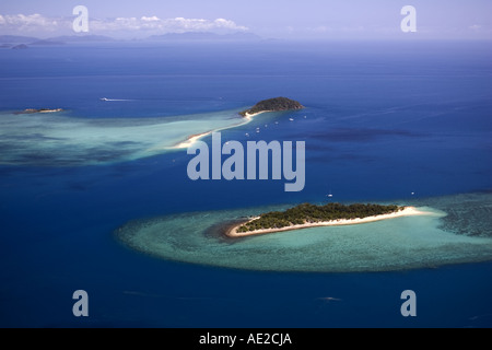 Isola nera primo piano Langford Island e Bird Island Whitsunday Gruppo Queensland Australia Foto Stock