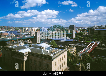 Tyne Bridge e Quayside visto da mantenere di Newcastle, Newcastle upon Tyne, Tyne and Wear Foto Stock