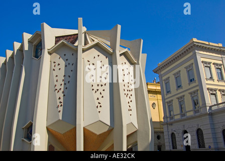 Livorno, Toscana, Italia. Nuova Sinagoga / Tempio maggiore (1962) costruita dopo la distruzione della vecchia sinagoga nella seconda Guerra Mondiale Foto Stock