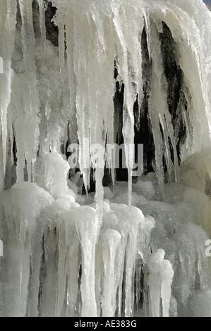 Cascate gelate, Bilsdale in inverno, North York Moors, North Yorkshire, Inghilterra Foto Stock