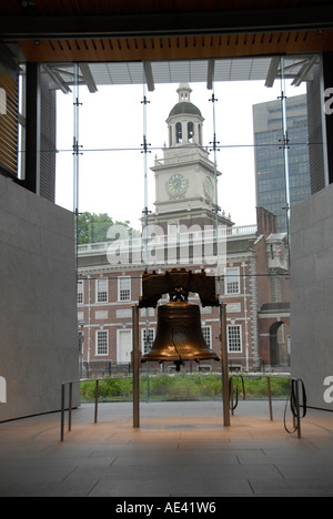 Liberty Bell e l'Independence Hall di Filadelfia in Pennsylvania PA USA Foto Stock