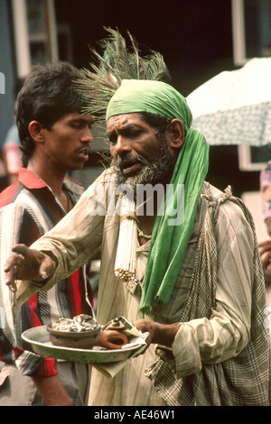 India Goa mercato Mapusa religione uomo benedicente Foto Stock