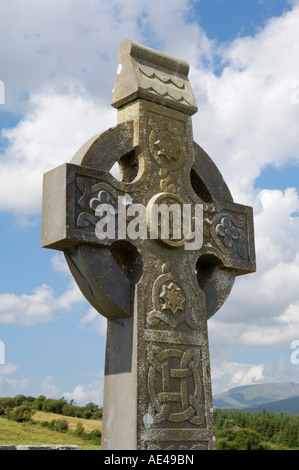 Stile celtico croce, cimitero alla Burrishoole Abbey, vicino a Newport, nella contea di Mayo, Connacht, Repubblica di Irlanda, Europa Foto Stock