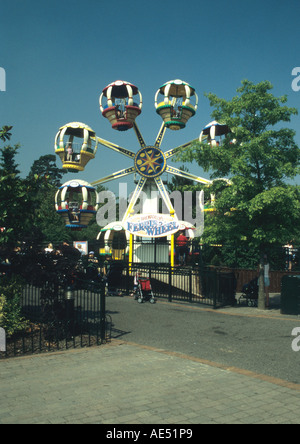 Ruota panoramica Ferris a Legoland a Windsor in Regno Unito Foto Stock