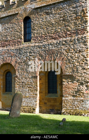 Dettaglio della parte settentrionale di elevazione in corrispondenza della Chiesa sassone a Brixworth Foto Stock