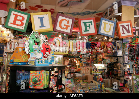 Cleveland Ohio,Heights,Coventry Village,shopping shopper shopping shopping negozi mercati di mercato di vendita di mercato, negozi al dettaglio business bu Foto Stock