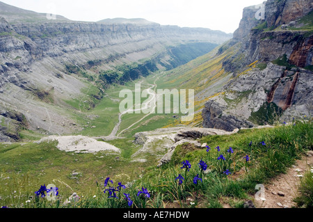 Spagna Aragona Ordesa Y Monte Perido Parco Nazionale di Ordesa Valley Circo de Soaso balcone Foto Stock