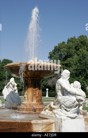 Ohio Cuyahoga County, Cleveland, University Circle, fontana classica vicino al Museum of Art, OH070731004 Foto Stock