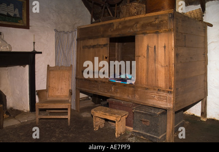 Dh Shetland croft house museum SOUTHVOE SHETLAND agriturismo camera da letto in legno letto integrato Foto Stock