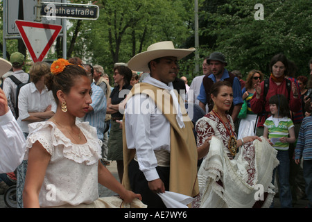 Festival di Amburgo Altonale culturale. Popolo messicano Foto Stock