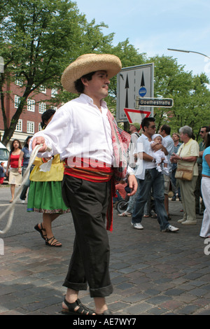Festival di Amburgo Altonale culturale. Uomo messicano Foto Stock
