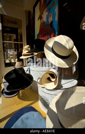 Serratura e Co il famoso hat makers in London Inghilterra England Foto Stock