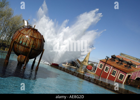 Onda di marea attrazione a Thorpe Park vicino a Londra, Surrey, Regno Unito Foto Stock