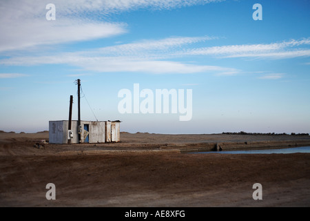 Abbandonata la casa mobile sulla spiaggia a Bombay Beach Salton Sea California USA Foto Stock