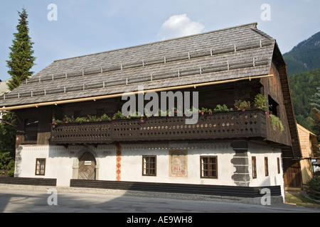 Liznjekova casa del XVII secolo in stile tradizionale nella parte vecchia della citta'. Kranjska Gora Slovenia l'Europa. Foto Stock