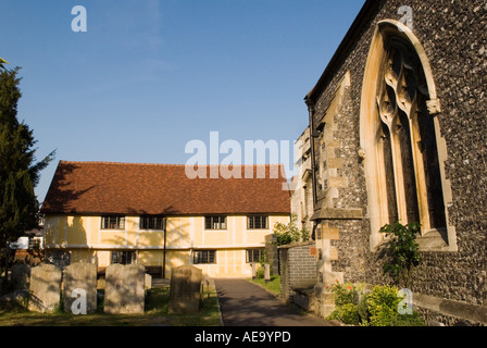 Henley on Thames Oxfordshire Inghilterra 2006 Chantrey House e la chiesa parrocchiale di Santa Maria Vergine. Foto Stock