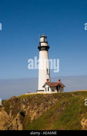 Pigeon Point Lighthouse importante esempio di architettura del faro ora un ostello della gioventù San Mateo Coast della California a sud di San F Foto Stock