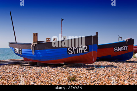 Barche a Worthing Beach, West Sussex, in Inghilterra Foto Stock