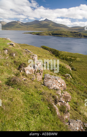 Vista in lontananza ben di più sul Loch na Keall, Isle of Mull, Scotland, Regno Unito Foto Stock