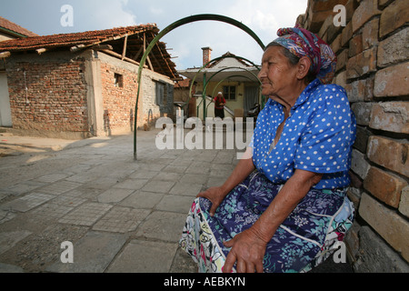 Un milione di Zingari che vivono in Bulgaria sono essendo discriminati da etnici bulgari in ogni parte della società Foto Stock