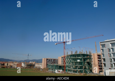 La costruzione di nuovi edifici a Gerona, Spagna Foto Stock