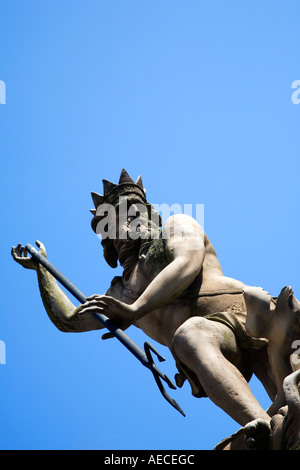 Statua di Nettuno in luogo di mercato della Contea di Durham Durham Inghilterra Foto Stock