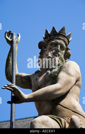 Statua di Nettuno in luogo di mercato della Contea di Durham Durham Inghilterra Foto Stock