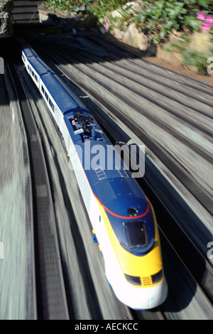 Un modello di treno Eurostar in movimento. Foto Stock