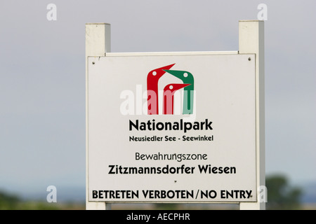 Segno parco nazionale Neusiedler See-Seewinkel, , Austria, NP Neusiedler See, Burgenland, Zitzmannsdorfer Wiesen Foto Stock