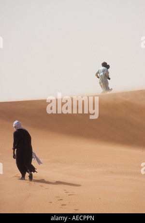 Tuaregs in Erg Murzuk Sahara Deserto Libia Foto Stock