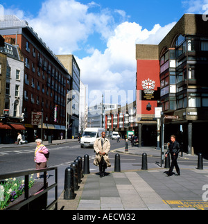 Una scena di strada e firmare per la Corporation di Londons Golden Lane Estate sul Baltico Street West CE1 London Inghilterra England Foto Stock