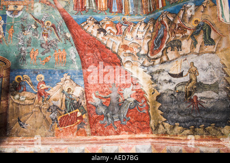 Parte del giudizio ultimo affresco sulla parete, Monastero di Voronet, vicino a Gura Humorului, Bucovina, Moldavia, Romania Foto Stock