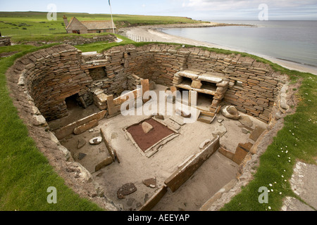 Casa 1 Skara Brae stone age village 3100 BC baia di Skaill Orkney continentale Scotland Regno Unito Foto Stock