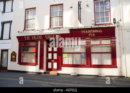 Voi vecchi depositi Public House, High Street, Bangor, il Galles del Nord Foto Stock