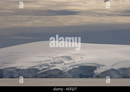 Glacier lungo la western penisola antartica Antartide Oceano Meridionale Foto Stock