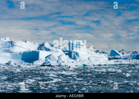 Iceberg lungo la western penisola antartica Antartide Oceano Meridionale Foto Stock