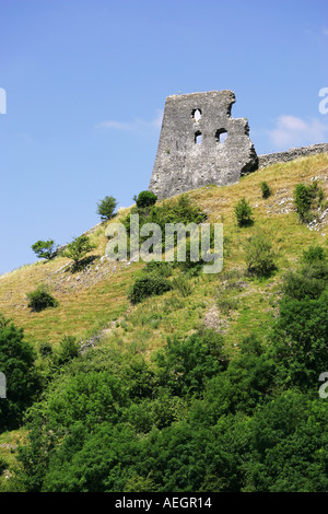 Dryslwyn sorprendenti rovine del Castello sulla sommità di un verde lussureggiante erba roccioso coperto di knoll vicino a Llandeilo Carmarthenshire Galles centrale la Gran Bretagna Foto Stock