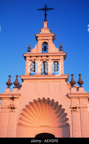 La Chiesa di Nostra Signora del Rocio, El Rocio, Huelva, Andalusia. Festivals in Spagna. Foto Stock