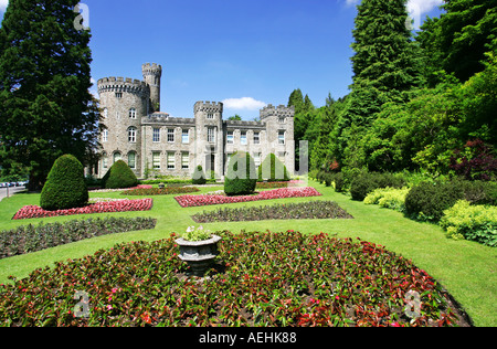 Cyfarthfa Castle Merthyr Tydfil e bellissimi giardini sul bordo del Brecon Beacons metà Glamourganshire Galles del Sud la Gran Bretagna Foto Stock