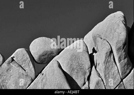 Bilanciamento del round rock Joshua Tree National Park California Foto Stock